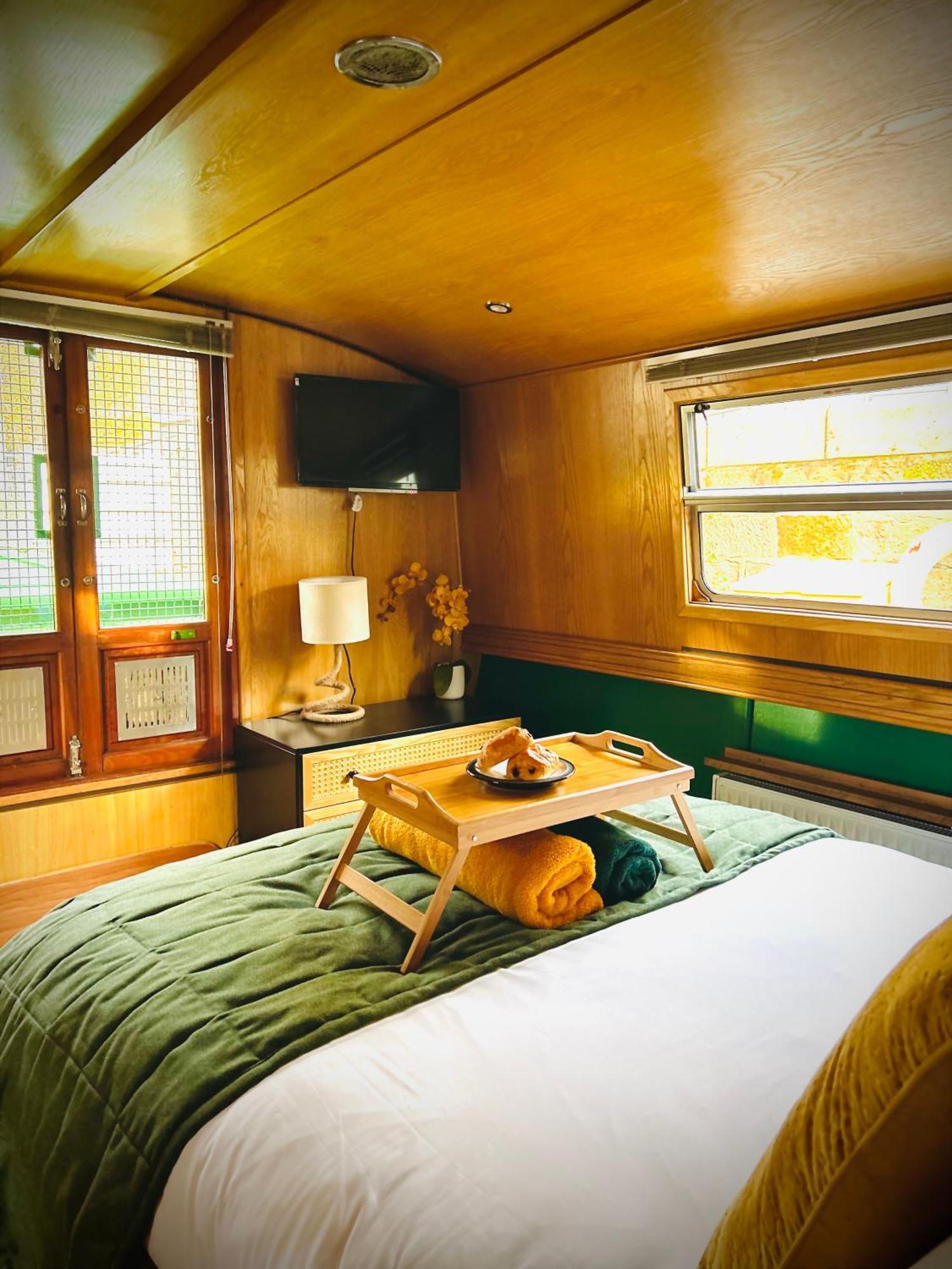 Edinburgh - Houseboats Hotel Exterior photo