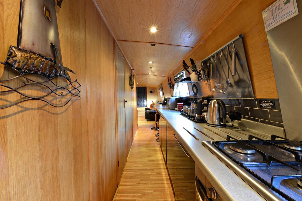 Edinburgh - Houseboats Hotel Exterior photo
